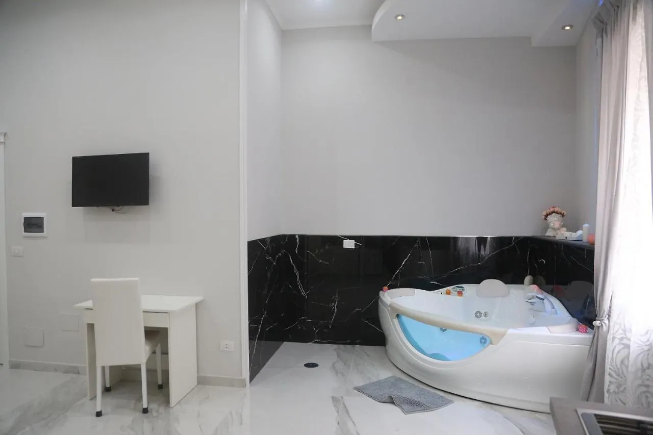Opera Home Napoli Italia